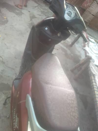 united scooty for sale condition 10/7