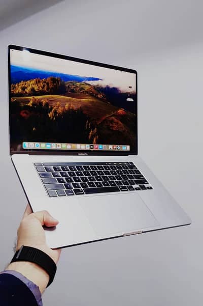 APPLE MACBOOK PRO 2019 FOR SALE 32GB/1TB SSD
