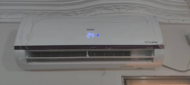Inverter 1 ton ac only 4 month use look like new
