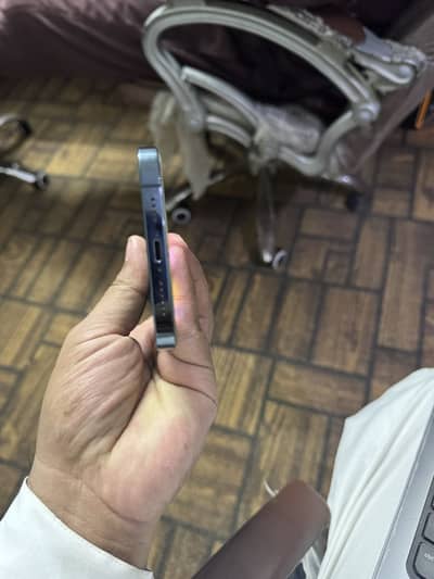 12 pro max 128gb FU with box