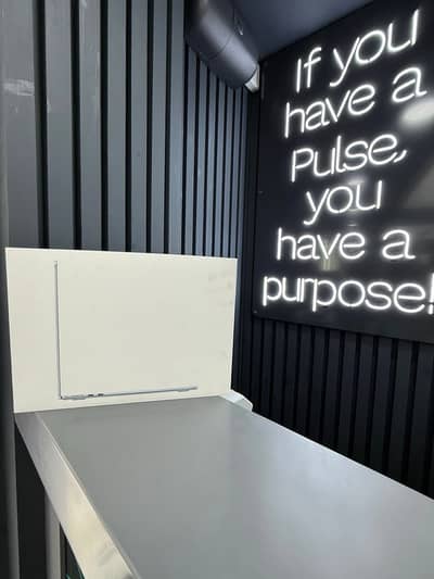 Apple MacBook Air 13-inch/M4 Chip - 16/256 GB (Non-active/New) @iGreen