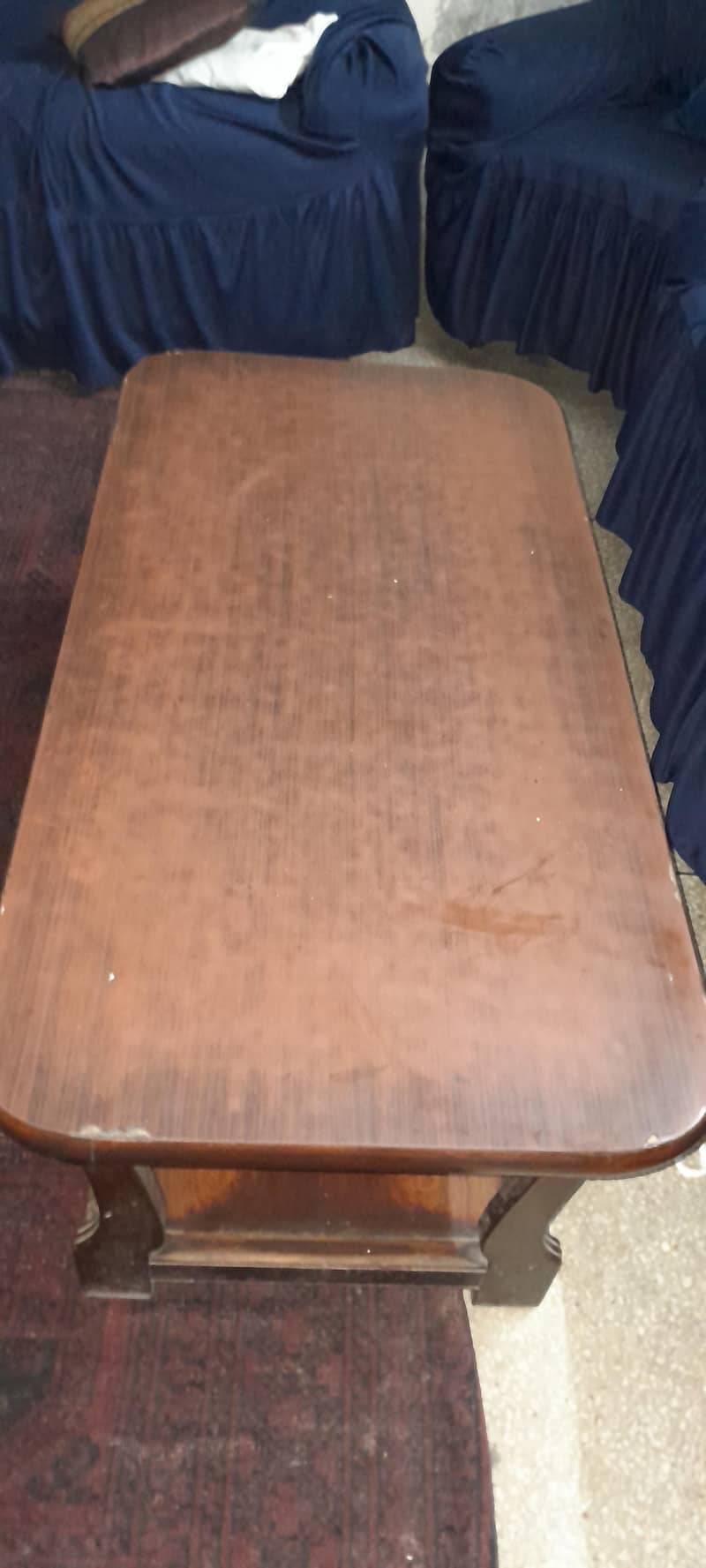 2 solid wooden tabels 3, 3 seter sofas 3