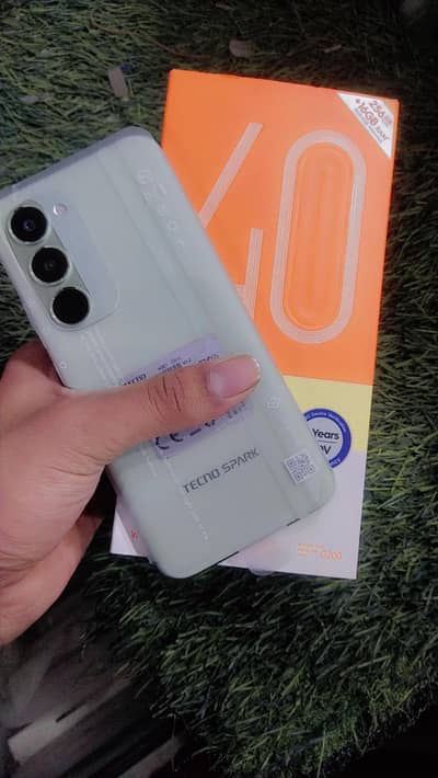 tecno spark 40 pro plus (8. . 256)