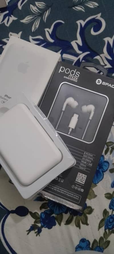 iPhone wireless magsafe 10000mh battery with headphones