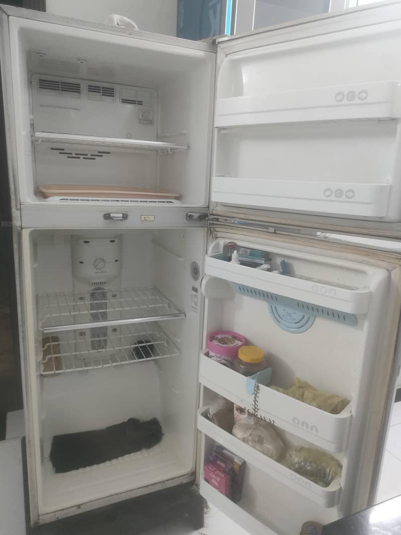 Dawlance refrigerator 1