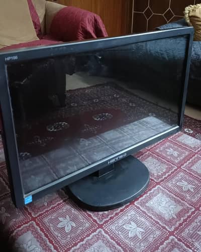 Hanna. G VGA LCD 19 inches Wide screen