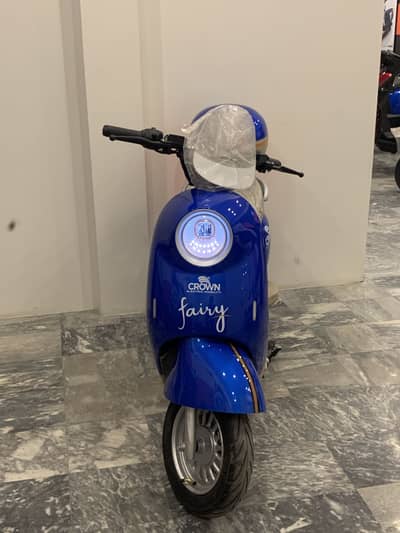 Evee scooty/crown fairy