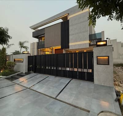 Mumtaz City 16 Marla Triple Storey House For Sale