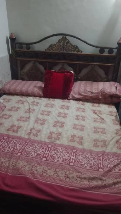 iron bad and dressing tabil