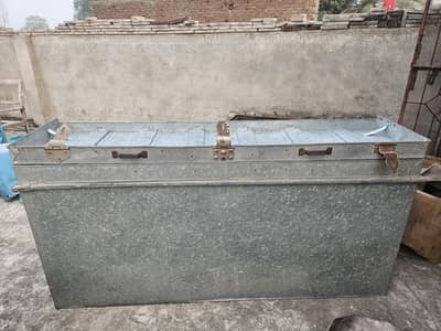 large size peti he ji stand bhi he sath