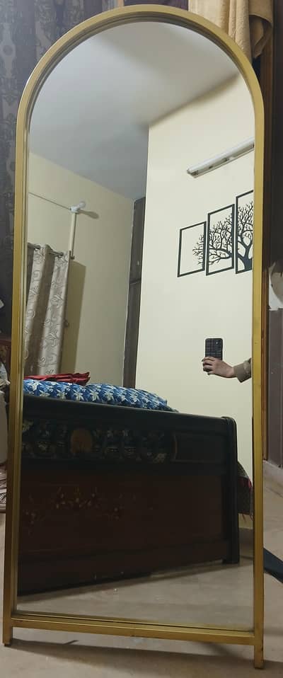 stand mirror