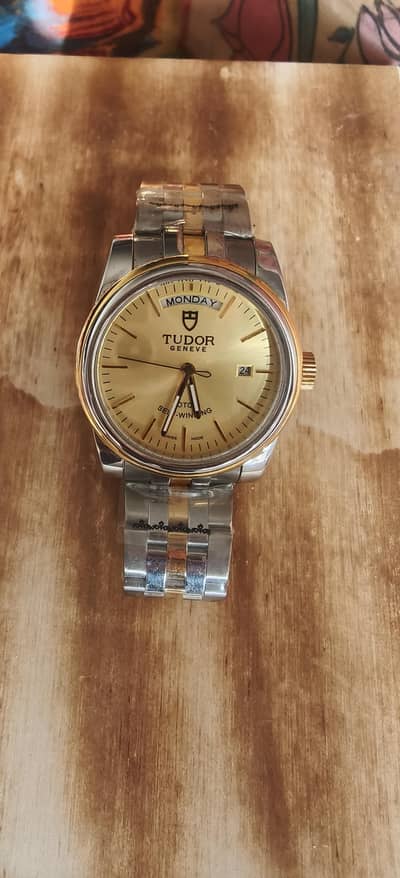 Tudor Glamour Date just