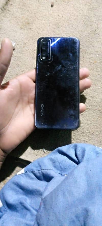 Vivo y 20 4/64 with box charger