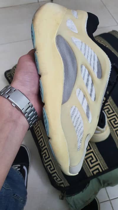 Adidas Yeezy 700 V3