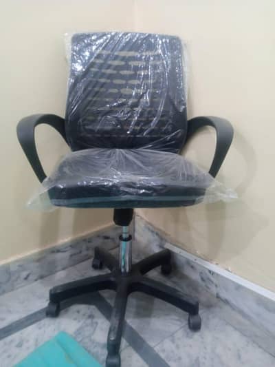 Revolving Office Chairs for Sale in Bulk | Call Center & Office Use