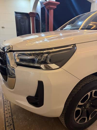 Revo v 2022 model total geniune