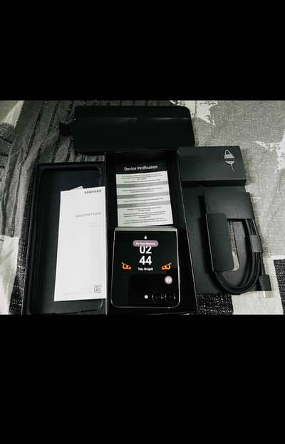 Galaxy Z FLIP 5 complete box PTA OFFICAL APPROVED