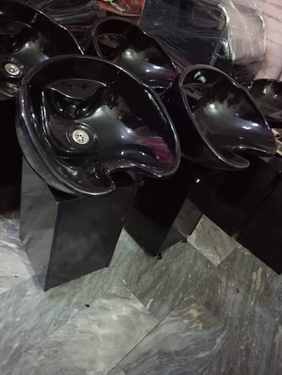 ADJUSTABLE MINI UNIT FOR PARLOR AND SALON FOR MAKEUP