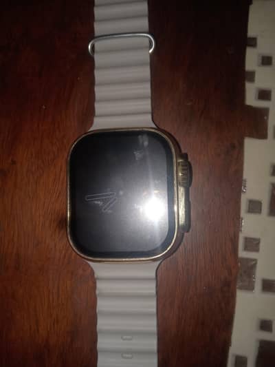 Only chat 10/10 condition Hi Watch pro smart watch zero scratches