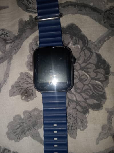 smartwatch condition 10 out of 7 2% scratches