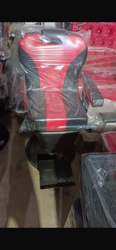 ADJUSTABLE BEST CHAIR FOR SALON AND PARLOUR USE