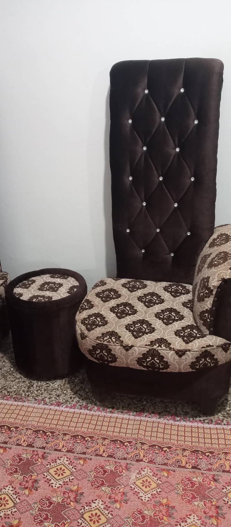 2 sofa with round table 0