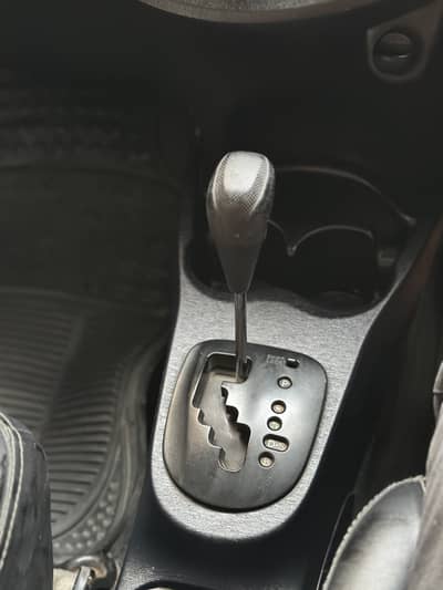 Toyota vitz model 2011/14