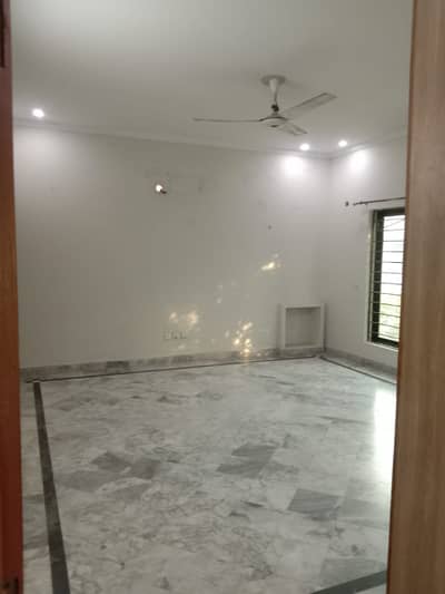 1 KANAL UPPER PORTION FOR RENT NO GAS