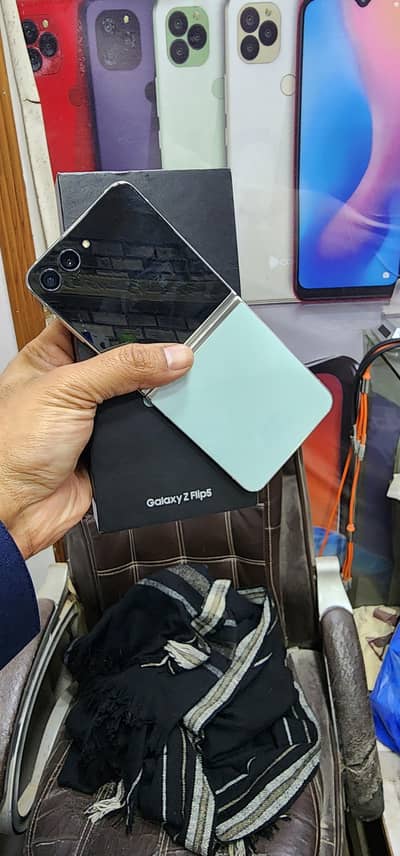 Galaxy Z Flip 5 with Box