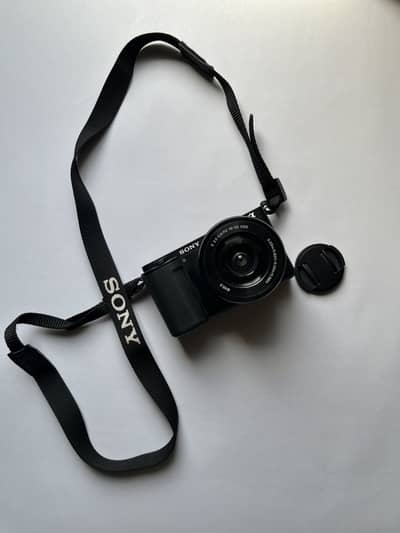 Sony ZV-E10 Mirrorless | Kit Lens | Box + Charger + Free Bag