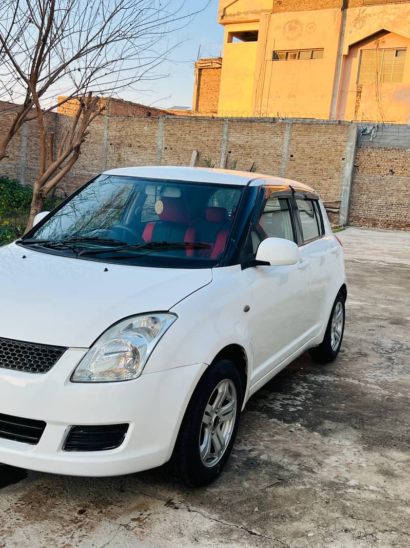 swift automatic  2011 model 3