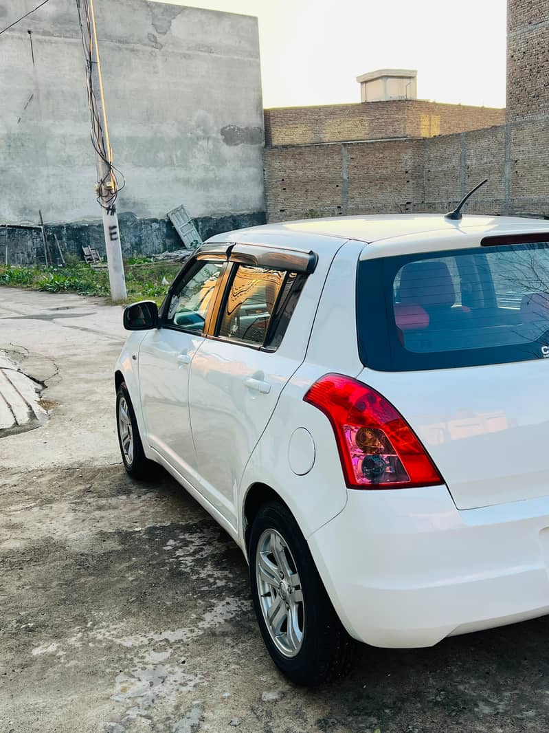 swift automatic  2011 model 5