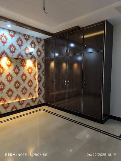 3 MARLA FALT FOR RENT IN AVAILABLE HIGH COURT PH 2 COLLEGE ROAD LAHORE