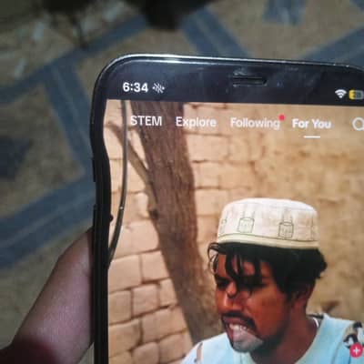 All okey phone ha bilkul okey ha 128 gb Dabba. sath ha water pack ha