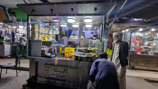 counter space kaam hone ke waja se sale kar rhe he condition new he