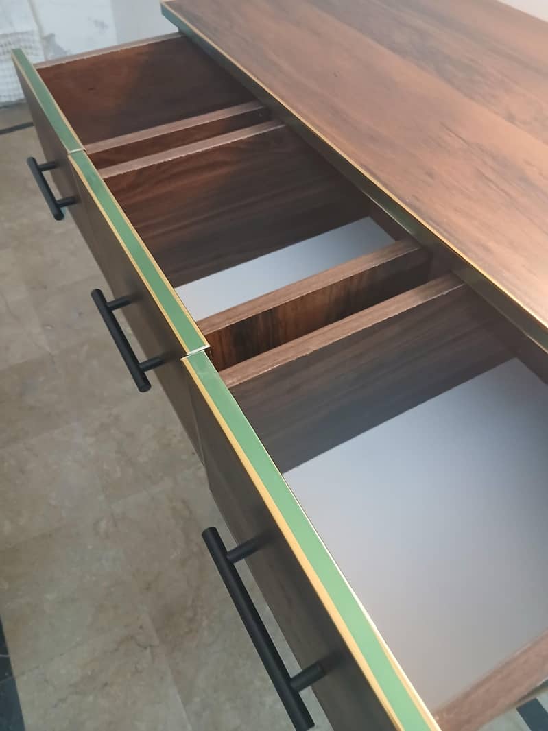 dining table and console 2