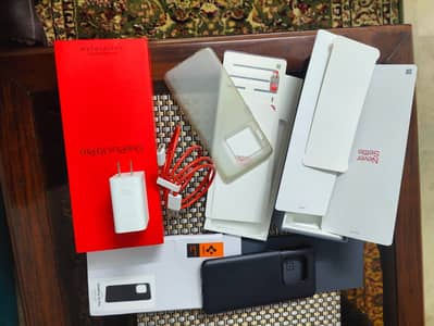 One plus 10 pro WHITE PANDA EDITION