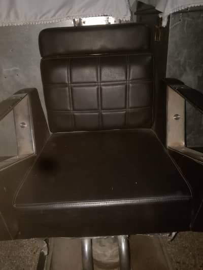 chair for sale.    only chat.   high quality