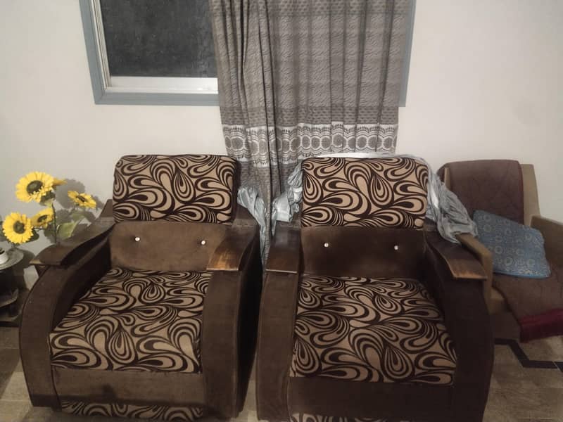 Sofa set available 1