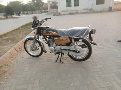 GOLD EDITION HONDA 125