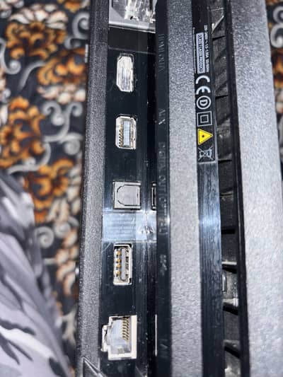 Ps 4 pro ( 1Tb ) 10/10 no open repairs