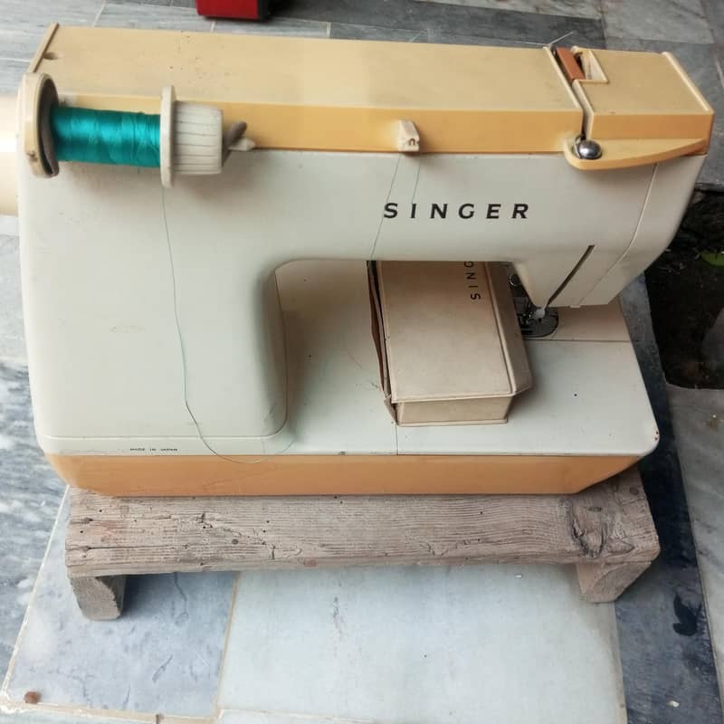 Singer Sewing Machine 1