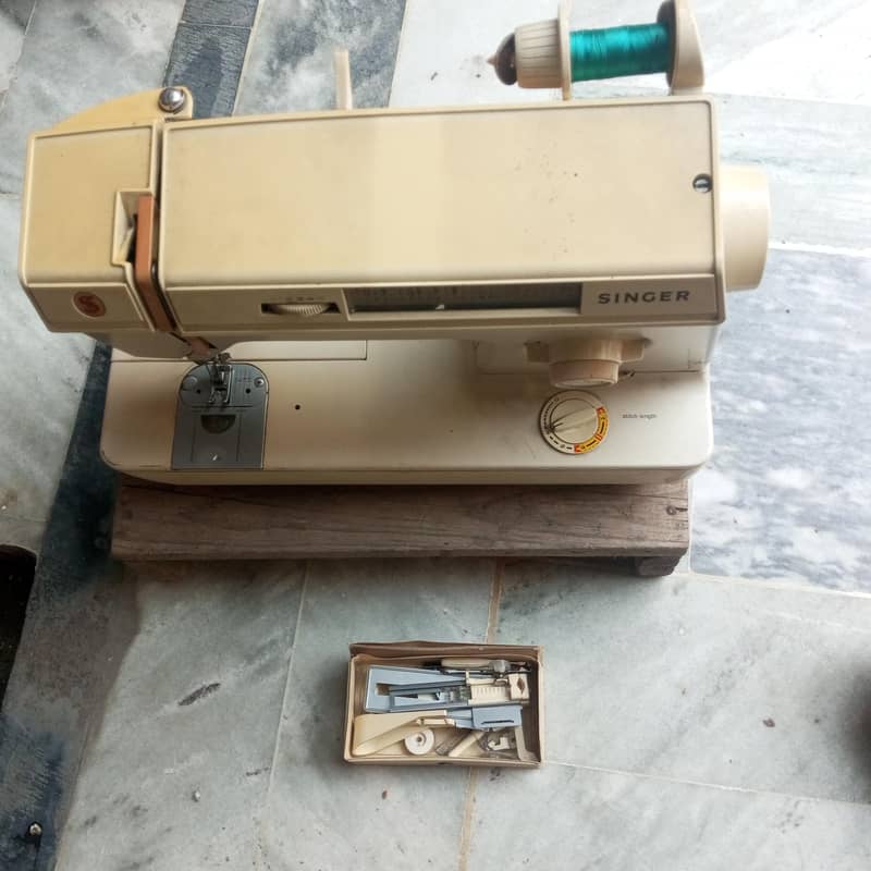 Singer Sewing Machine 2