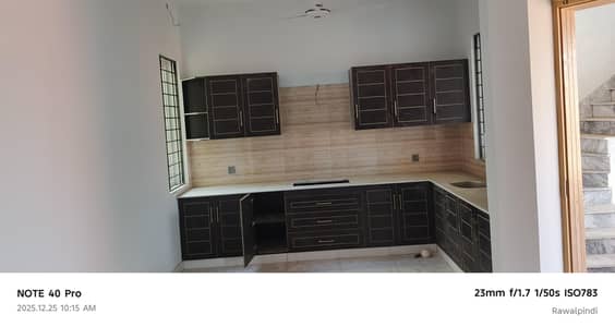 kitchen cabinets in new condition