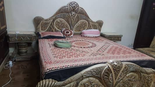 King size bed with dressing