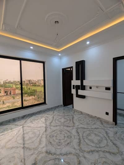3 MARLA TRIPLE STORY BRAND NEW HOUSE AVAILABLE FOR SALE IN UNION GAREEN SOCIETY COLLEGE ROAD LAHORE