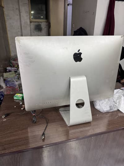 I mac 27 inches 2015 late brand new condition