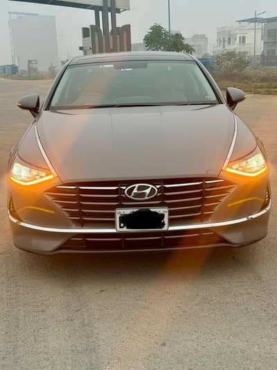 hyundai sonata 2.5 top model showroom maintained brand new condition