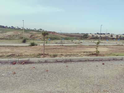 8 Marla Developed 120 Feet Road Commercial Plot For Sale In Front Of Army Public School, Sector Lilly, DHA-07