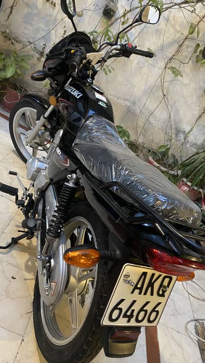Suzuki GD 110s 2022 All Punjab With keys mirrors and plates